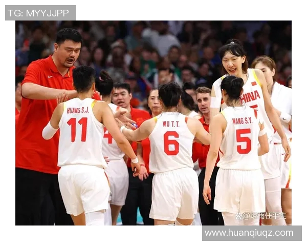 姚明泪洒赛场背后故事揭示女篮精神力量与团结的感人瞬间