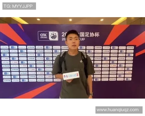 足球明星赛后采访精彩瞬间回顾与幕后故事揭秘