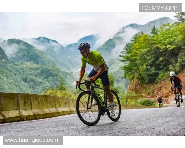 中国自行车运动骑手展现速度与激情的精彩瞬间与奋斗故事